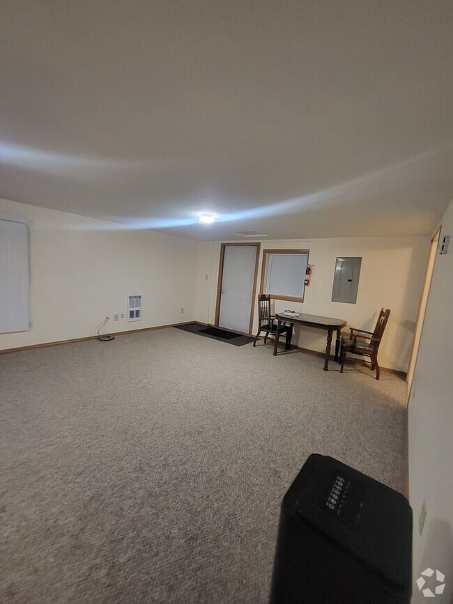 Building Photo - Clean, Well maintained ADU studio in town Rental