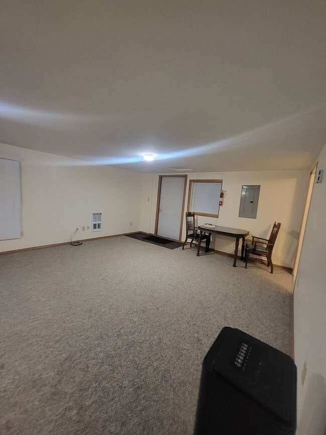 Building Photo - Clean, Well maintained ADU studio in town Rental