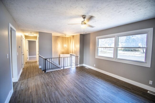 2826 Bryan Ave