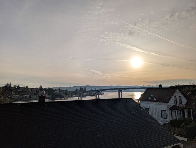 Building Photo - 11thStPl114(1-4) Unit 2