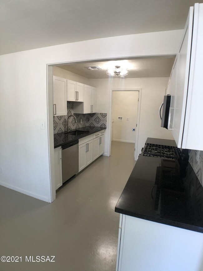 Photo - 1440 E Edison St