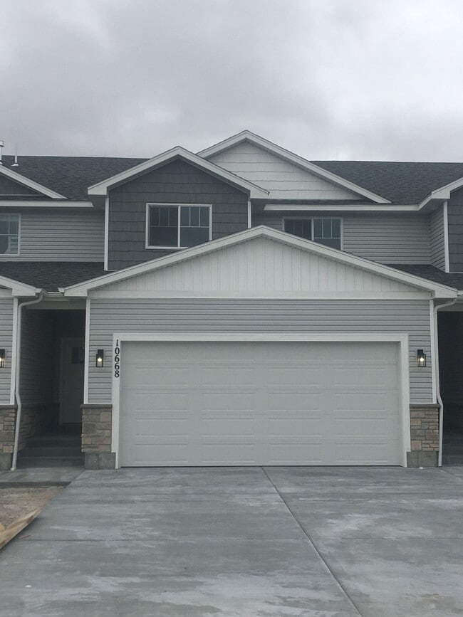 Building Photo - 10668 N 36th E Rental