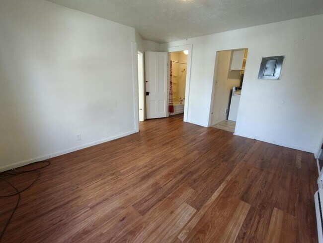 Photo - 425 Ray Ave NW