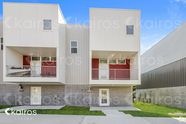 Building Photo - 1640 S Razorback Rd Rental