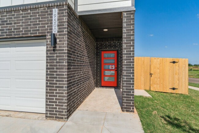 Photo - **New tenant incentive! Receive ($1200 CRE...