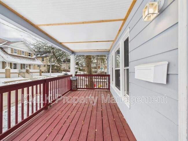 Photo - 594 Columbia Ave