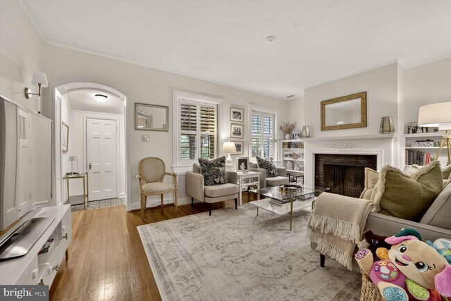 Photo - 1605 44th St NW