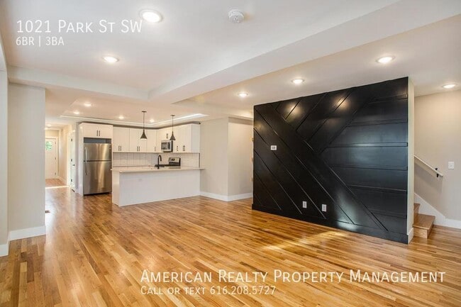 Photo - 1021 Park St SW