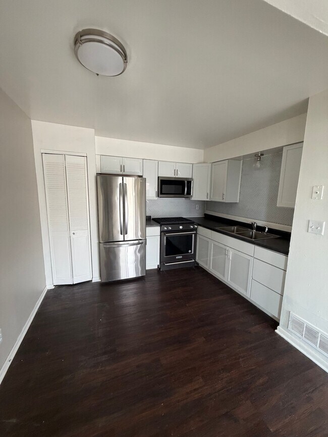 4725 South 13th Street Unit 3