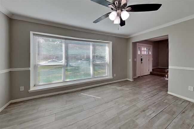 Building Photo - 9219 Palm Shores Dr