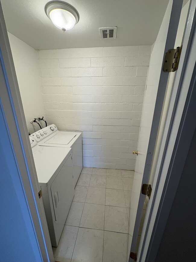 Photo - 32970 Lake Wawasee St