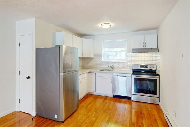 Photo - 104 Trowbridge St Unit 4