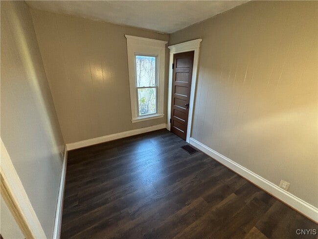 Photo - 1070 S Geddes St