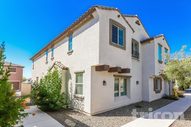 Building Photo - 12554 W Hummingbird Terrace