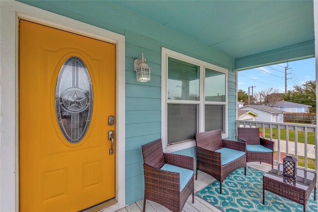 Photo - 5420 Avenue Q