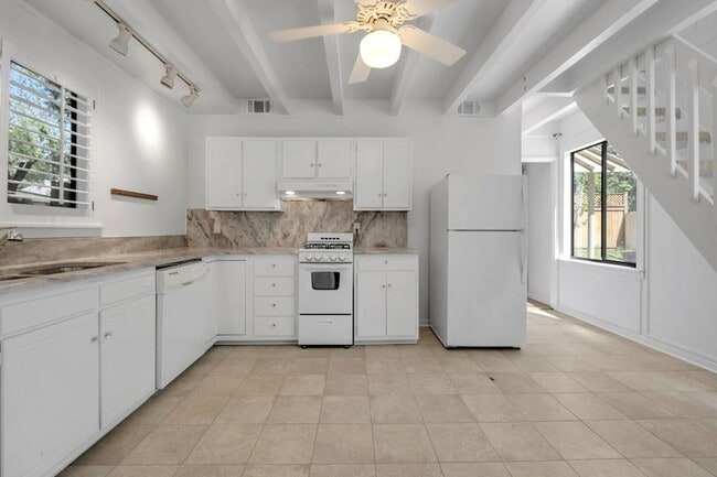 Photo - 1010 Cherry Laurel St