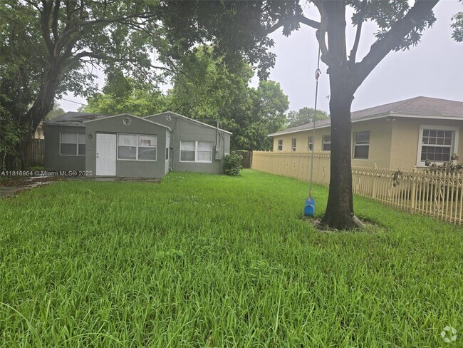 Building Photo - 5709 Taylor St Rental