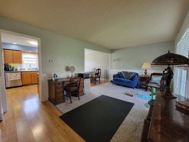 Photo - Great 2-level on Champaign Outskirts