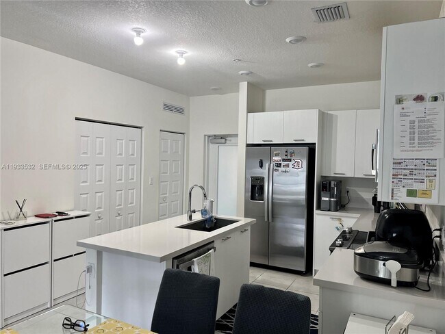 Photo - 8301 NW 41st St Unidad B-405