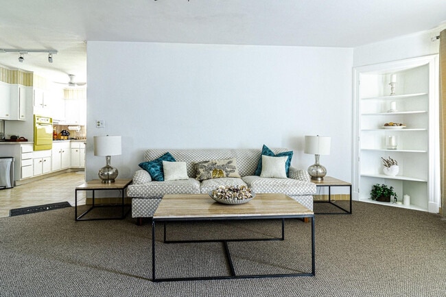 Photo - 1300 SE 7th Ct