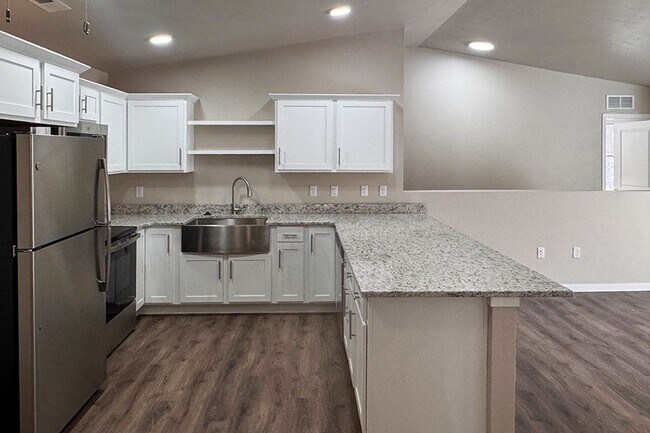 Photo - TIMBER CAMP LUXURY APARTMENT HOMES