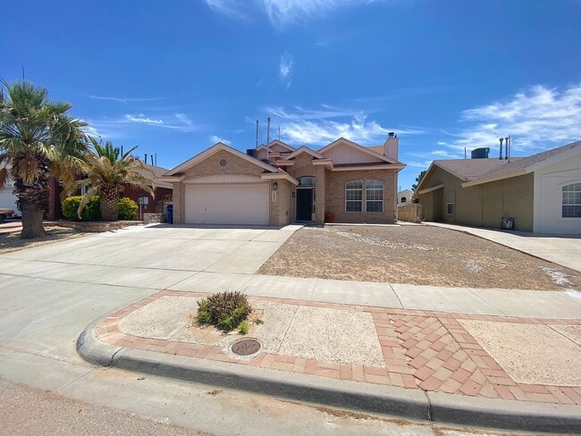East El Paso 3 bed Refrig A/C with Loft - East El Paso 3 bed Refrig A/C with Loft