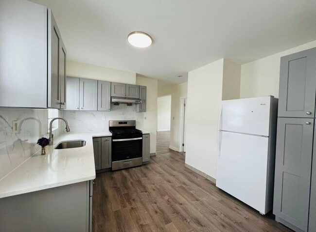 Photo - 539 Washington St