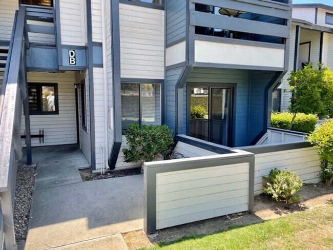 Photo - 2 Bedroom, 2 Bathroom in Cedar Creek with ...