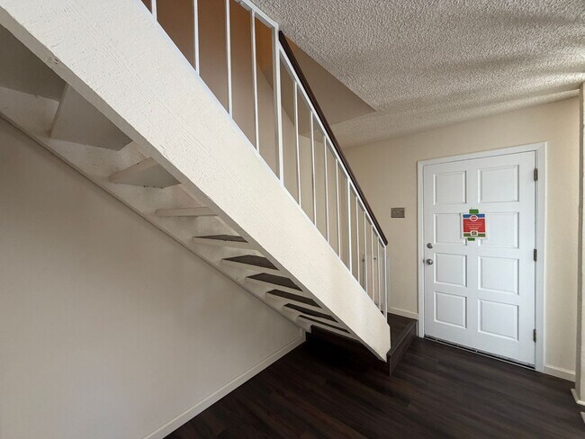 Photo - 2 Bedroom Townhome Available Near Montgomery Blvd NE & Pennsylvania St NE!