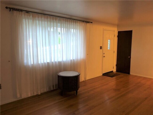 Photo - 5535 Clarene Dr