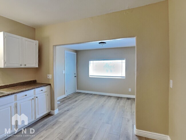 Photo - 271 Dakota St