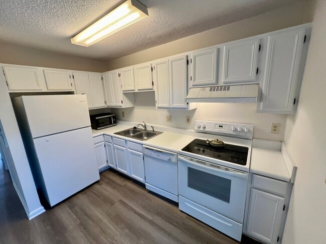 Photo - 3389 Northside Dr