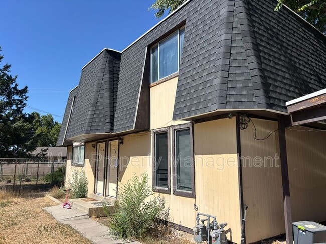 Building Photo - 814 15th St Unit A Rental