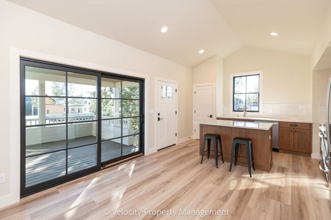 Building Photo - Brand New 1 Bedroom in Discovery West Neighborhood! Unit 2
