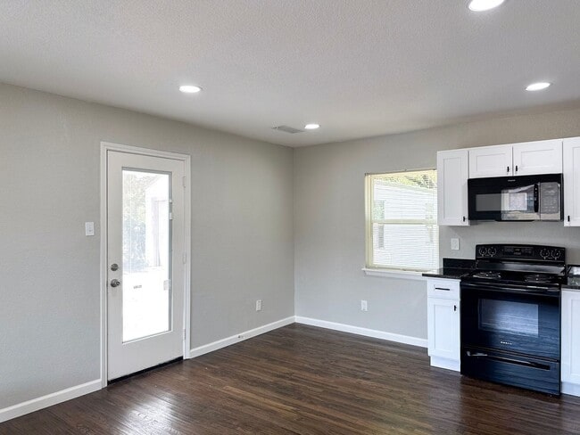Photo - 2 Bed / 1 Bath / Detached Garage