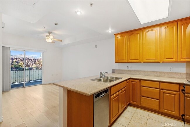 Photo - 17888 Alburtis Ave Unidad A102-2
