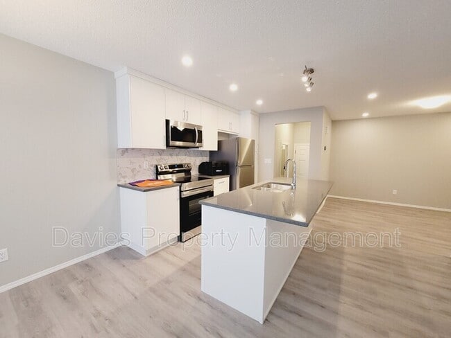 Photo - 990 Stillwater Blvd NW