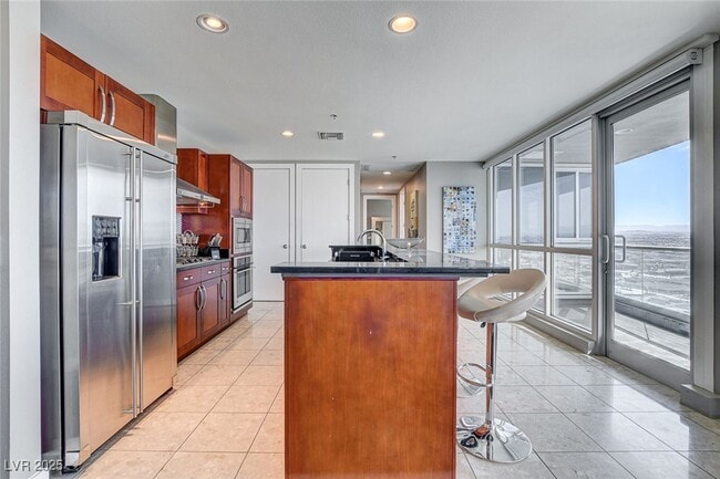 Photo - 4575 Dean Martin Dr Unit 3008