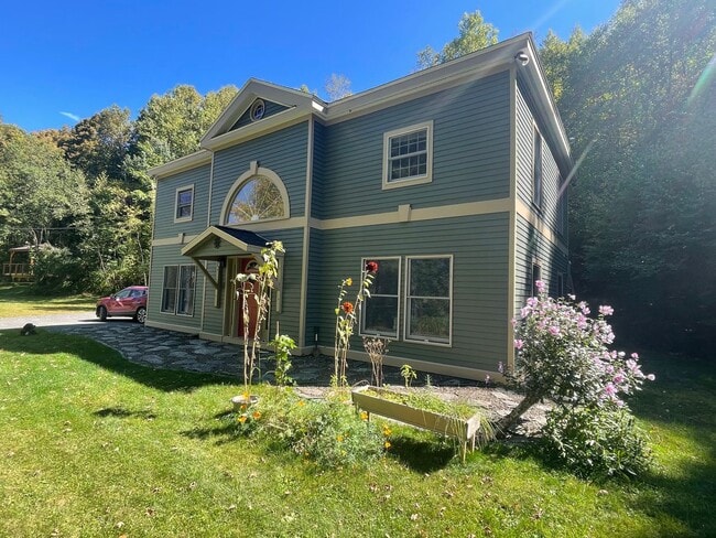 Building Photo - Refined Mountain Retreat on 38 Private Acr... Rental