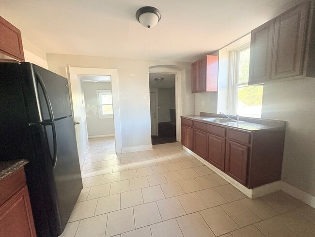 Photo - 465 Tampa St