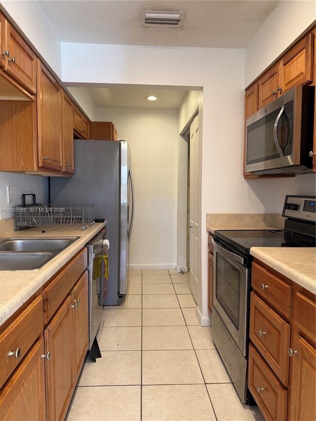 Photo - 951 SW 16th St Unidad 1-2