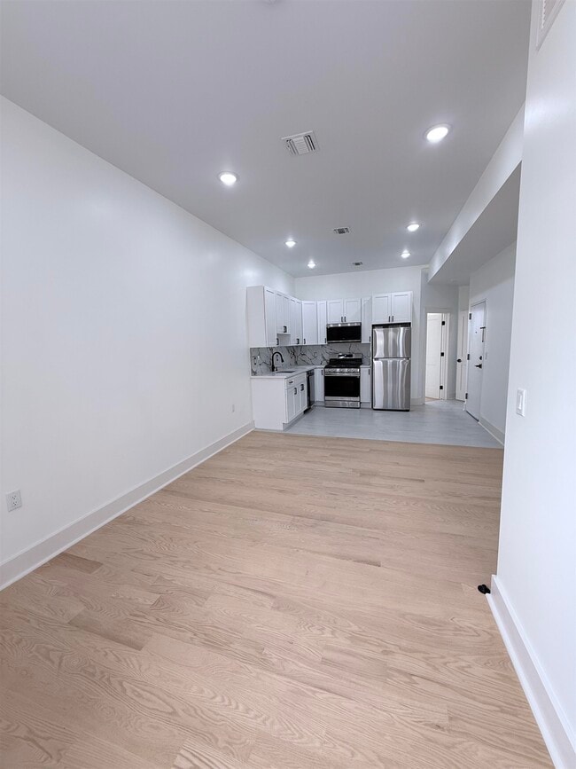 Building Photo - 741 Grand St Unit 2