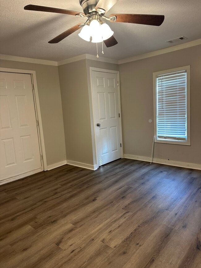 Photo - 615 Cassville Rd SE