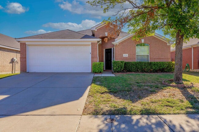 BEAUTIFUL BRICK 3 BEDROOM HOME WITH A BONU... - BEAUTIFUL BRICK 3 BEDROOM HOME WITH A BONU...