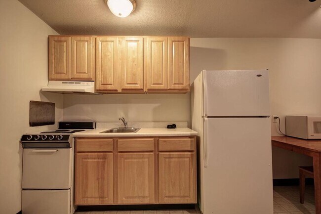 106 N Gregory St