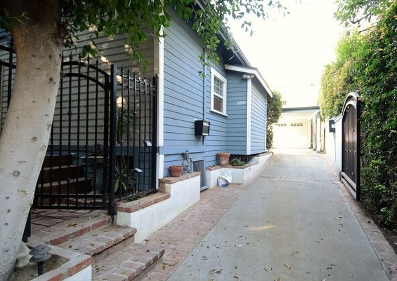 8957 Cynthia St - 8957 Cynthia St