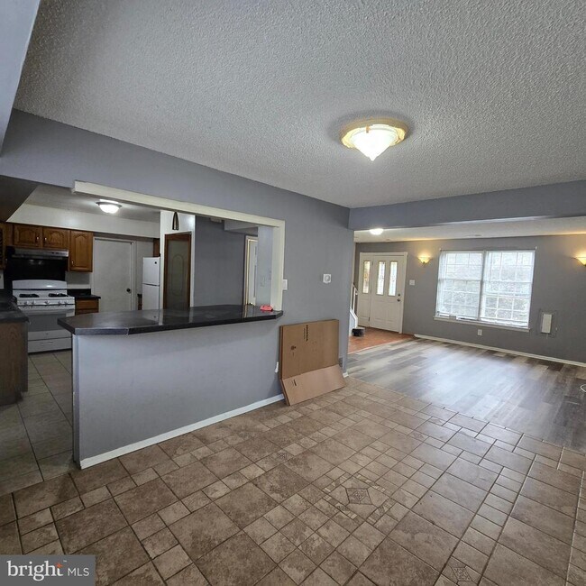 Photo - 206 Hollybush Pl Townhome