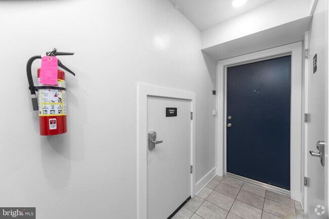 Building Photo - 1100 Bladensburg Rd NE Unit 102 Rental