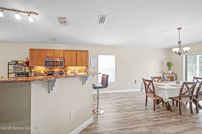 Photo - 3275 Burdock Ave