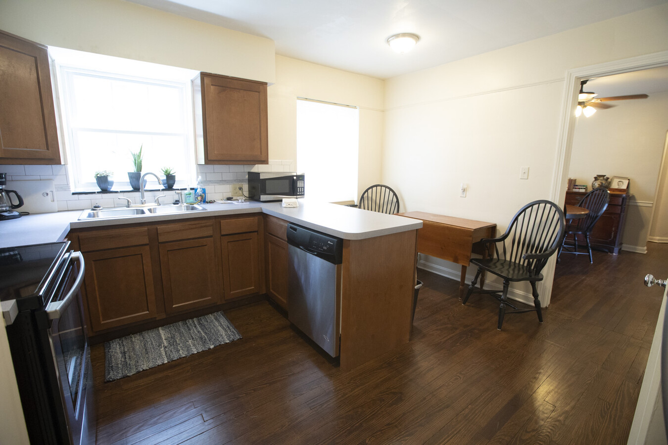 2BR Unit - 141 N. Rose Blvd Unit Apt#1